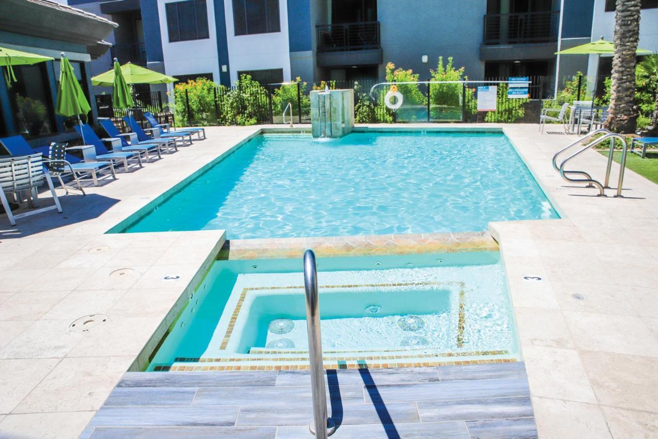 Luxury Mountain View 2Br With Balcony Located In Scottsdale Apartment Екстериор снимка