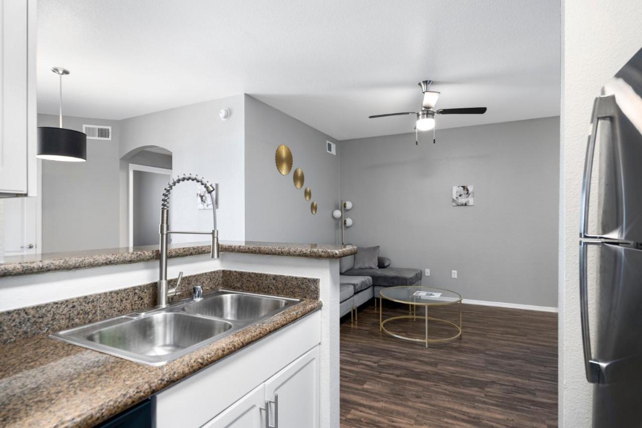 Luxury Mountain View 2Br With Balcony Located In Scottsdale Apartment Екстериор снимка
